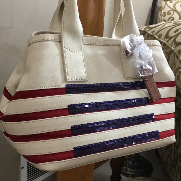 Marc By Marc Jacobs Handbags - ✨🇺🇸 Marc Jacobs American flag tote NWT $298🇺🇸✨